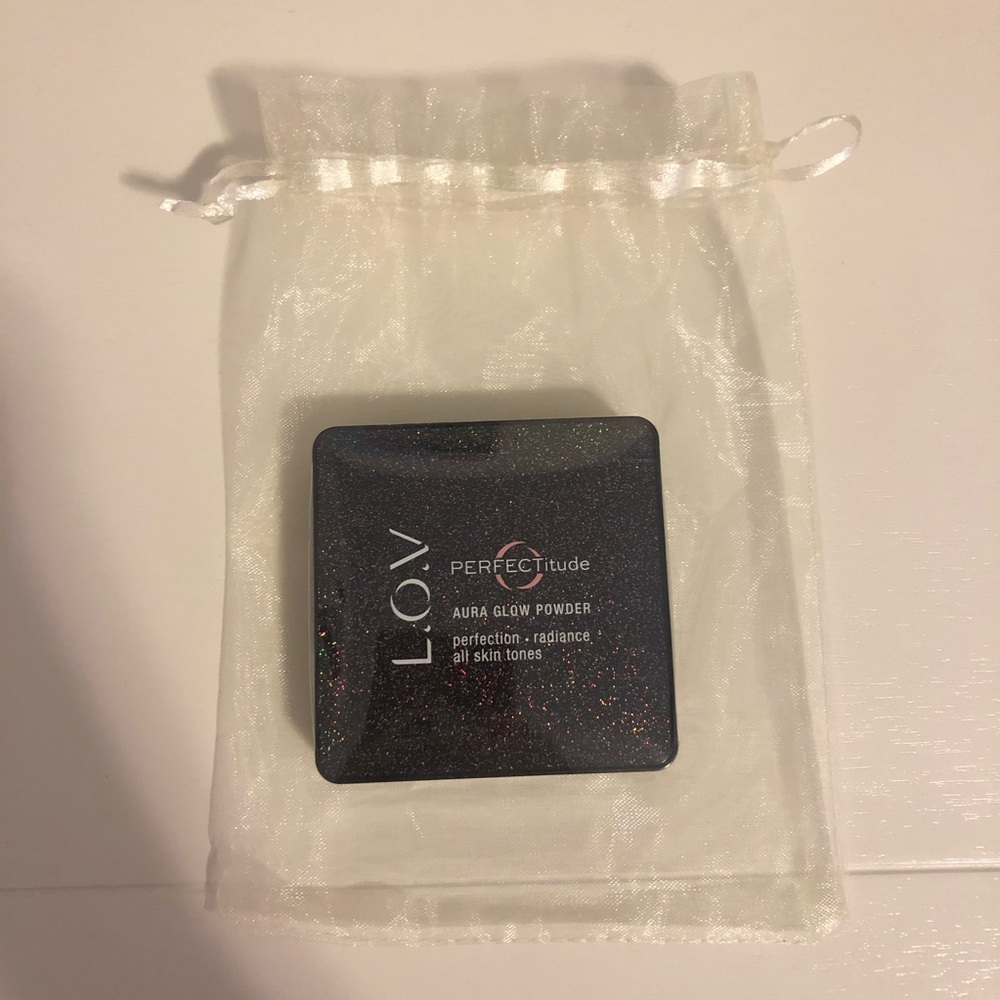 L.O.V. AURA GLOW POWDER